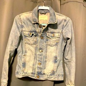 Aeropostale distressed light wash  jean jacket